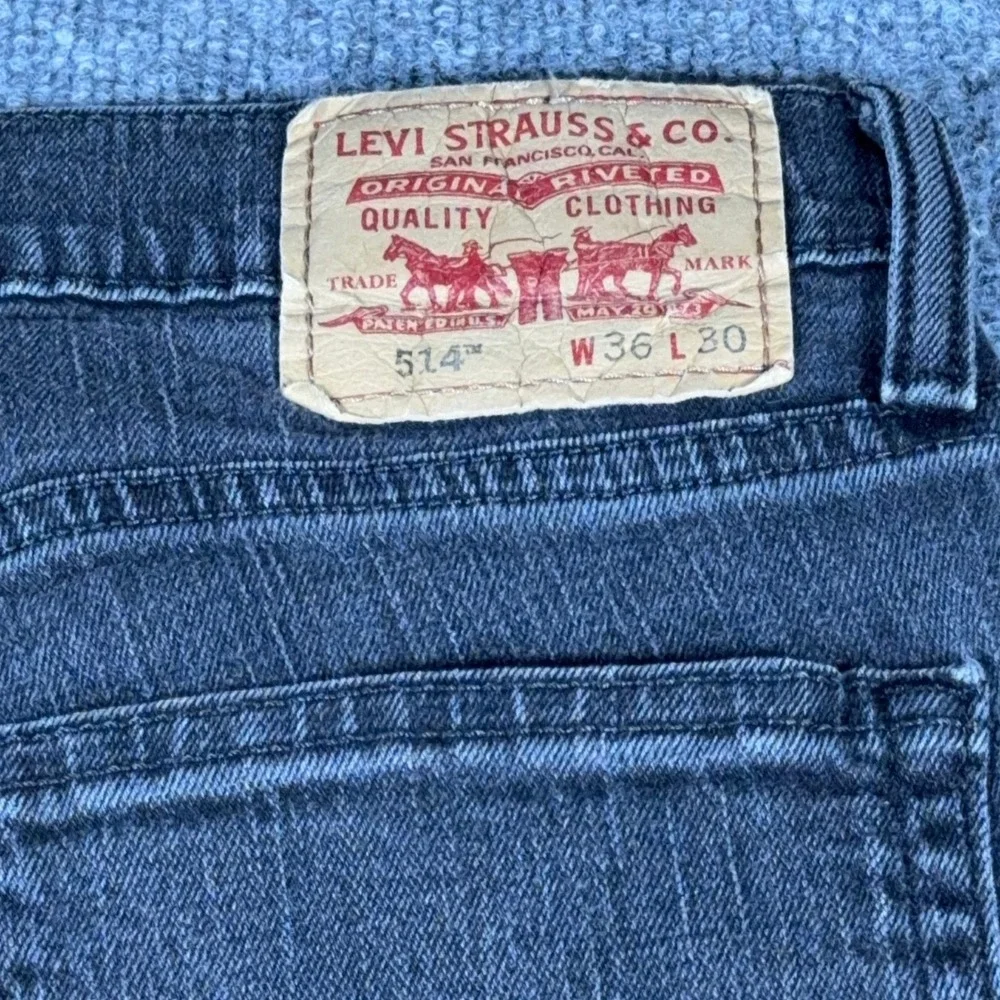 Levis 514 Slim Straight Jeans Mens 36x30 Charcoal Gray Denim Pants 005140211